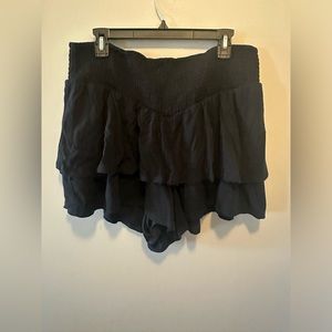 Black faux skirt shorts
